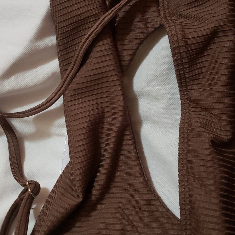 ALEUMDR Brown Ribbed Ruched Tie-up Swimsuit With Cutout - Picture 9 of 10